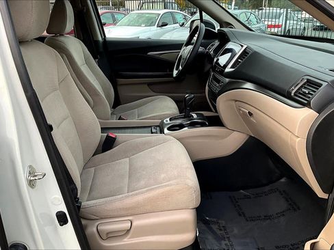 Used 2017 Honda Pilot EX image 8