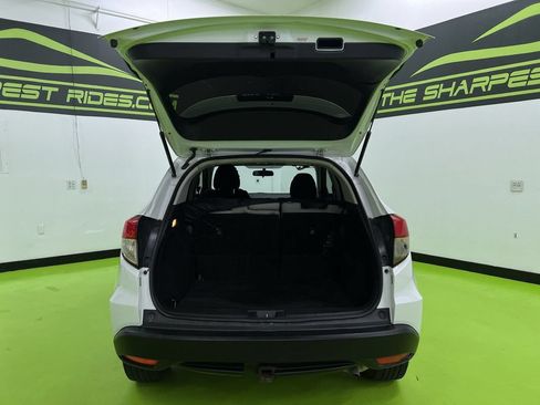 Used 2020 Honda HR-V LX image 9