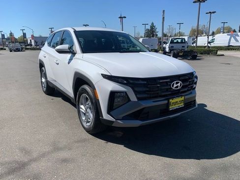 New 2026 Hyundai Tucson SE AWD/4WD image 8