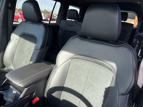 New 2025 Jeep Grand Cherokee L Altitude image 11