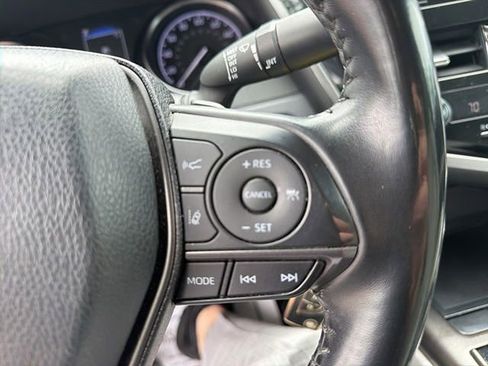 Used 2022 Toyota Camry SE FWD image 13