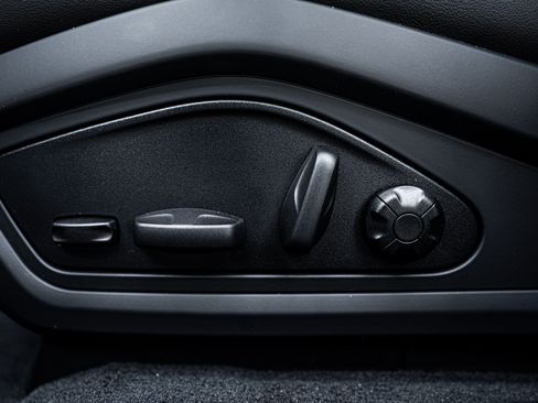 New 2025 Porsche Taycan 4S image 19