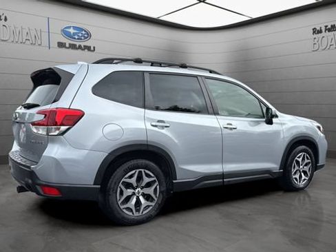 Used 2019 Subaru Forester Premium AWD/4WD image 4