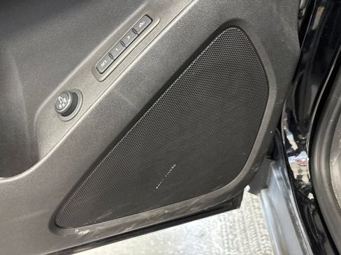 Used 2024 Chevrolet Equinox Premier FWD image 25