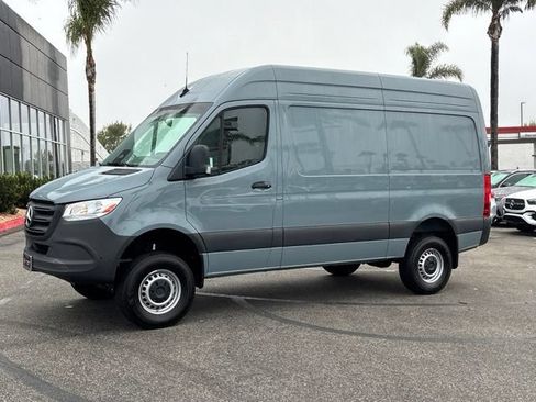 Used 2025 Mercedes-Benz Sprinter 2500 image 11