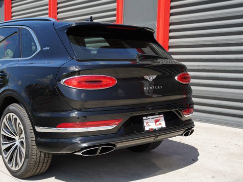 Used 2021 Bentley Bentayga image 5