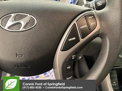 Used 2014 Hyundai Elantra SE image 27