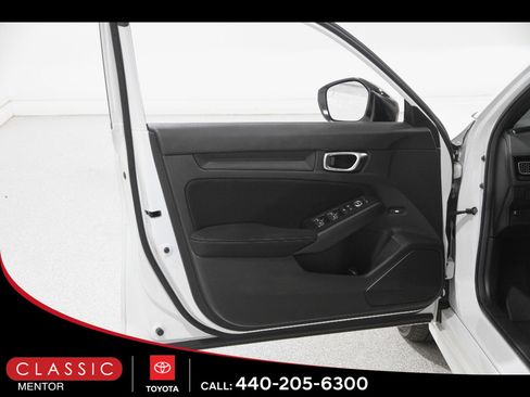 Used 2025 Honda Civic Sport image 4