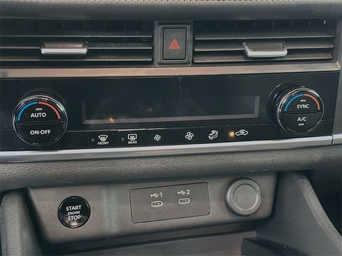 Used 2024 Nissan Rogue SV image 19