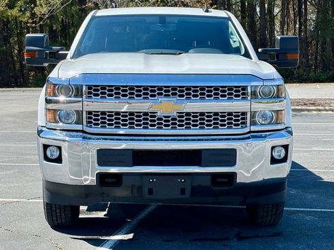 Used 2019 Chevrolet Silverado 2500 LT w/ LT Convenience Package image 12