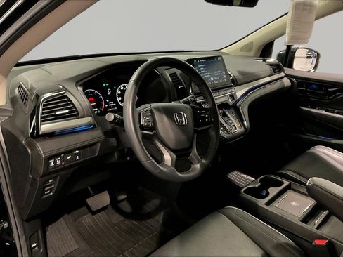 Used 2025 Honda Odyssey Touring image 17