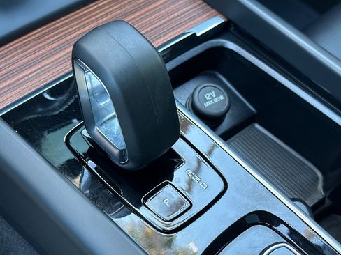 Certified 2023 Volvo XC60 T8 Plus w/ Protection Package Premier image 25