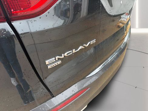 Used 2024 Buick Enclave Premium image 34
