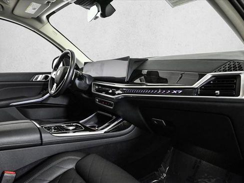Used 2024 BMW X7 xDrive40i w/ Premium Package image 24