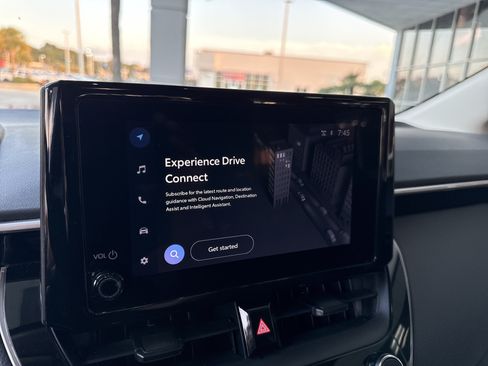 Used 2025 Toyota Corolla LE FWD image 23