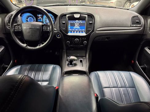 Used 2014 Chrysler 300 S w/ Luxury Group RWD image 8