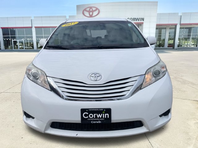Used 2017 Toyota Sienna LE AWD/4WD image 8