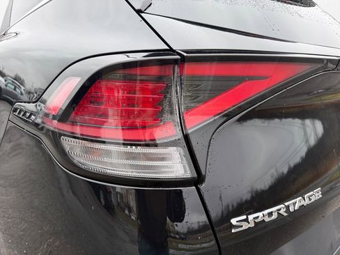 Certified 2025 Kia Sportage LX image 21