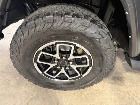 Used 2022 Jeep Wrangler Unlimited Sport w/ Cold Weather Group AWD/4WD image 23