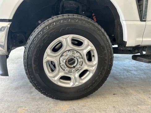 Used 2025 Ford F250 XLT w/ FX4 Off-Road Package AWD/4WD image 12