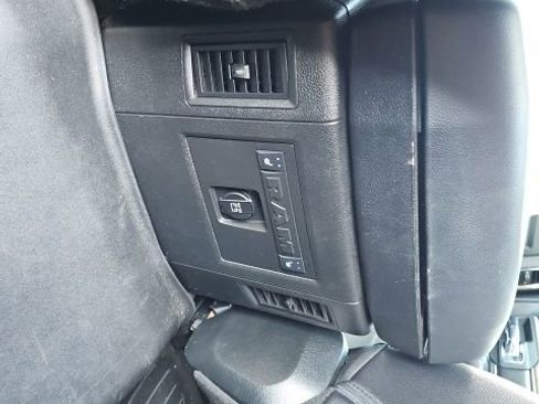 Used 2018 RAM 2500 Laramie w/ Sport Appearance Group AWD/4WD image 29