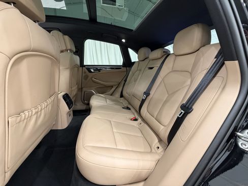 Certified 2023 Porsche Macan S AWD/4WD image 20