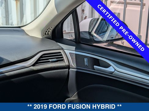 Certified 2019 Ford Fusion SE FWD image 17