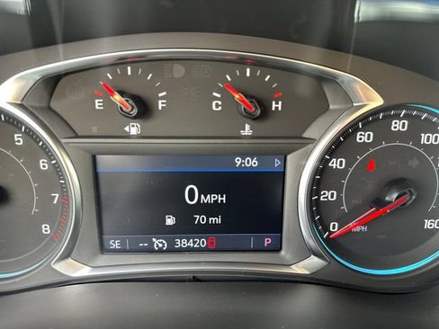 Used 2023 Chevrolet Traverse LT FWD image 19