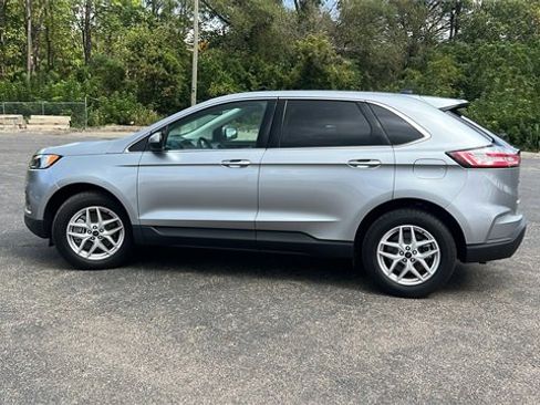 Used 2024 Ford Edge SEL w/ Convenience Package image 6