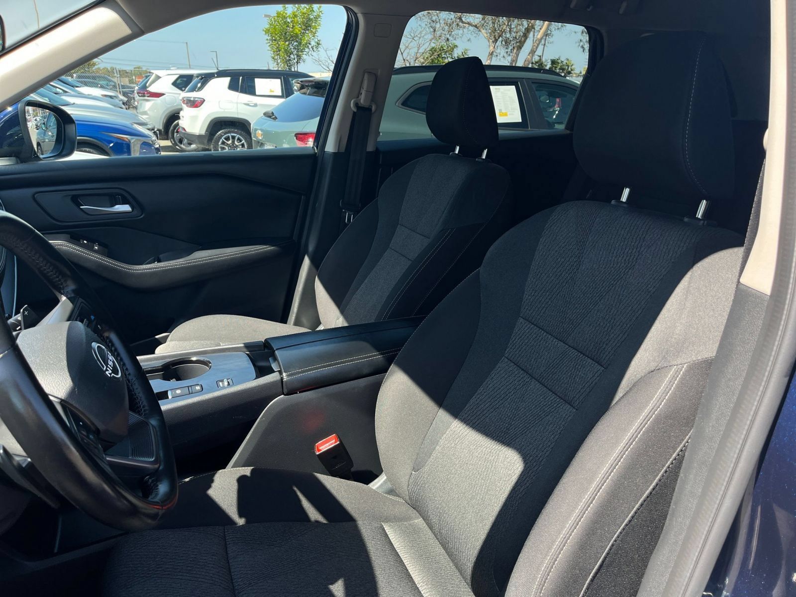 Used 2025 Nissan Rogue SV FWD image 28
