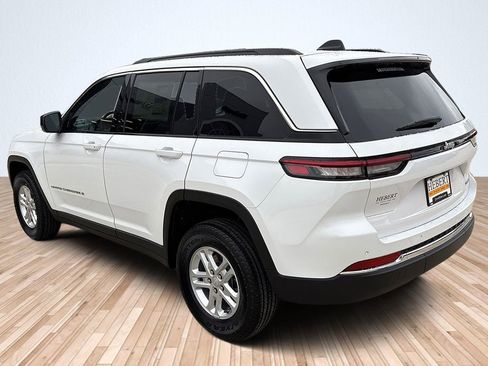 New 2025 Jeep Grand Cherokee Laredo w/ Luxury Tech Group I image 9