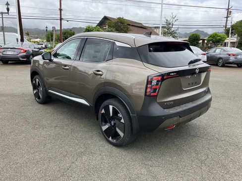 New 2026 Nissan Kicks SR image 4