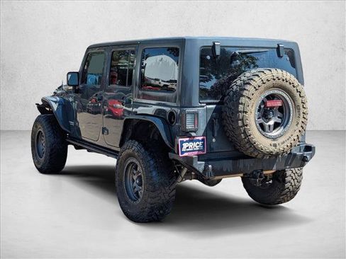 Used 2017 Jeep Wrangler Unlimited Rubicon w/ Connectivity Group AWD/4WD image 7
