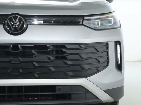 Certified 2026 Volkswagen Tiguan S FWD image 7