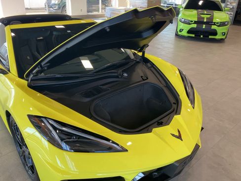 Used 2020 Chevrolet Corvette Stingray Coupe w/ 1LT image 29