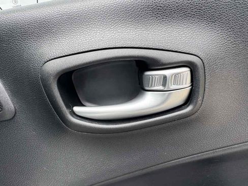 Used 2021 Jeep Compass Limited w/ Sun and Sound Group AWD/4WD image 38
