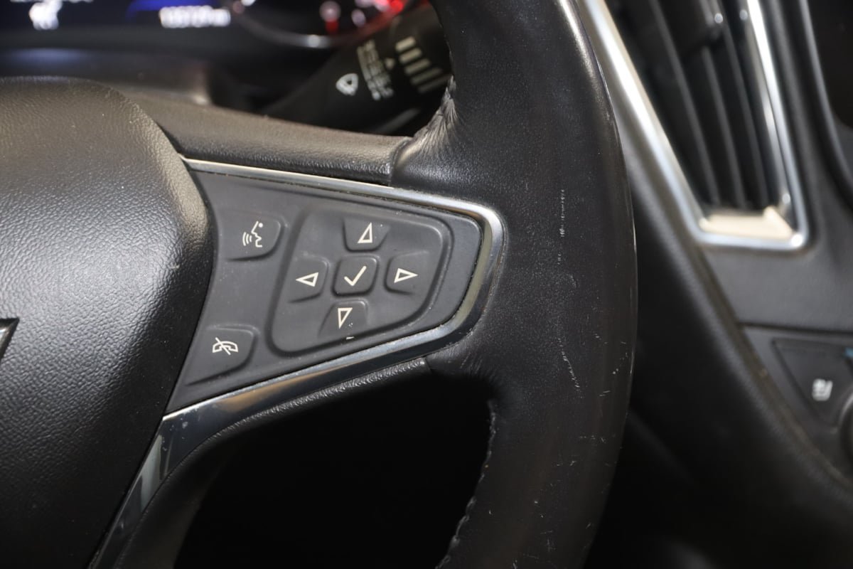 Used 2020 Chevrolet Malibu Premier FWD image 29