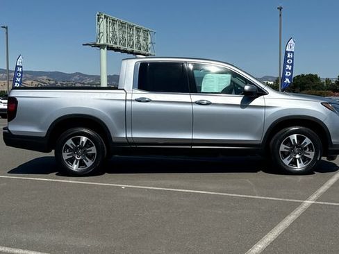 Used 2018 Honda Ridgeline RTL-E image 3
