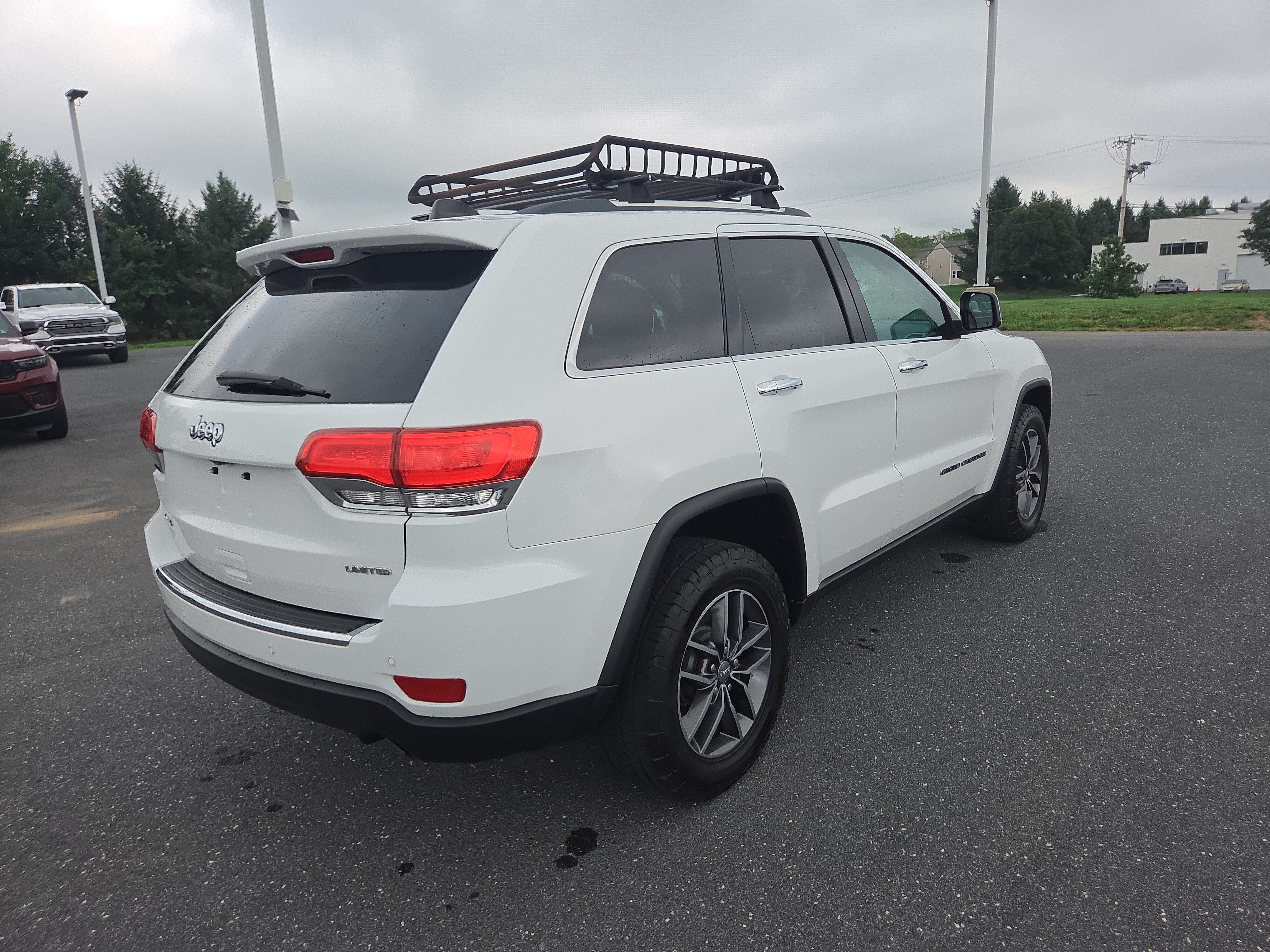 Used 2017 Jeep Grand Cherokee Limited AWD/4WD image 16