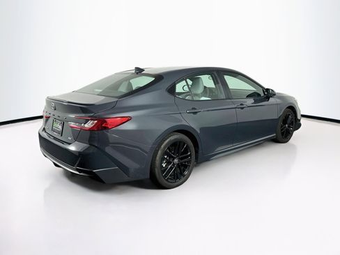 Used 2025 Toyota Camry SE FWD image 9