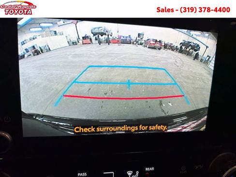 Certified 2024 Toyota Highlander XLE image 25