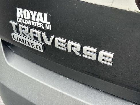 Used 2024 Chevrolet Traverse LT FWD image 34