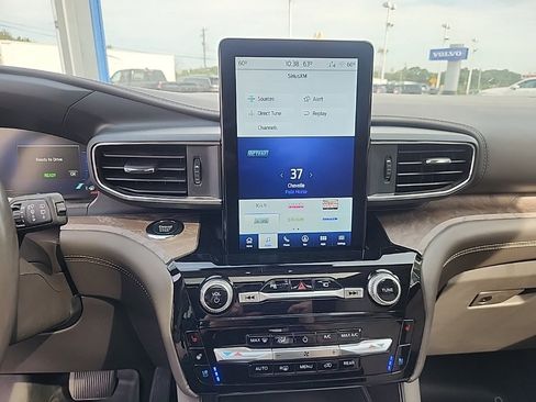 Used 2022 Ford Explorer Platinum w/ Technology Package image 22