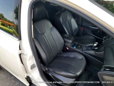 Used 2012 Ford Focus Titanium image 38