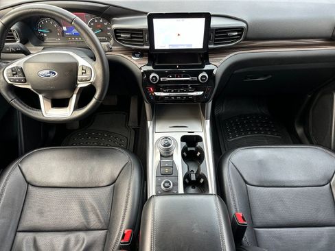 Used 2024 Ford Explorer Limited image 12