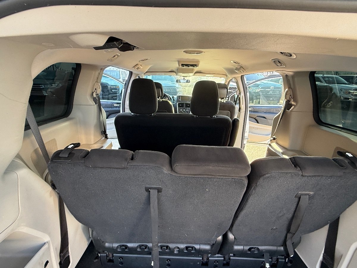 Used 2017 Dodge Grand Caravan SE w/ Power Window Group FWD image 18