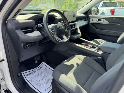 Used 2025 Ford Explorer Active image 11