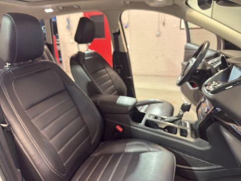 Used 2018 Ford Escape Titanium w/ Ford Safe & Smart Package AWD/4WD image 21