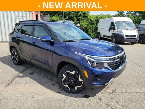 Used 2024 Kia Seltos EX AWD/4WD image 1