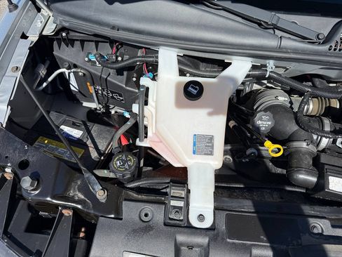 Used 2016 GMC Savana 3500 LT w/ LT Preferred Equipment Group RWD image 11
